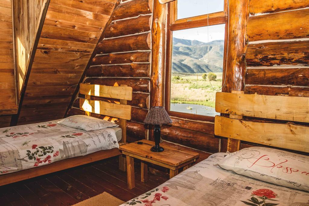 A Log Home At Buffalo Creek Buffeljagsrivier Exterior foto